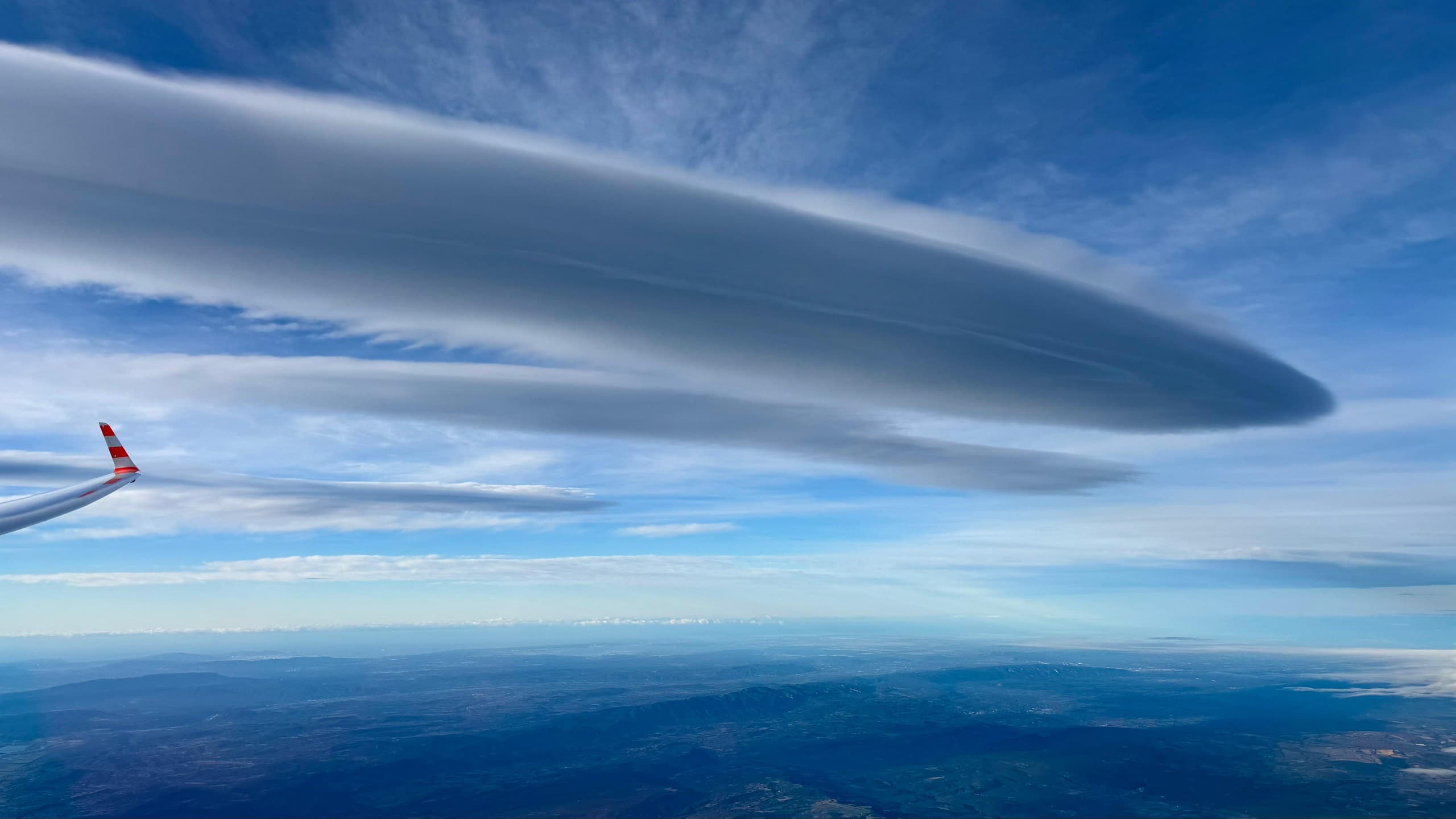 lenticular cloud